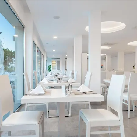 Отель Trendhotel - Adults Only 4*